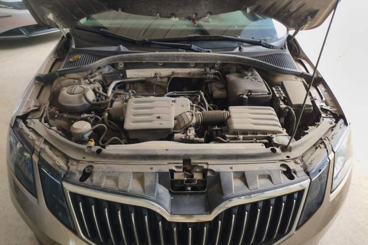 Used Skoda Octavia 2019 1.5L Manual SmartDrive Comfort Edition China VI Standard Engine Bay
