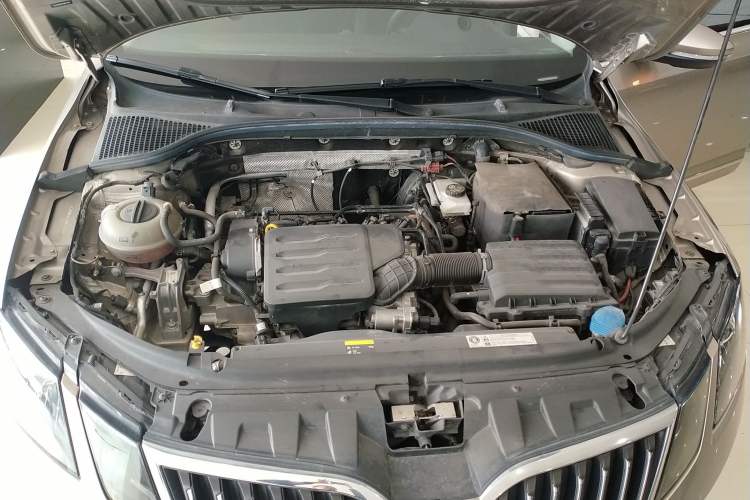 Used Skoda Octavia 2019 1.5L Automatic Luxury Edition Engine Bay