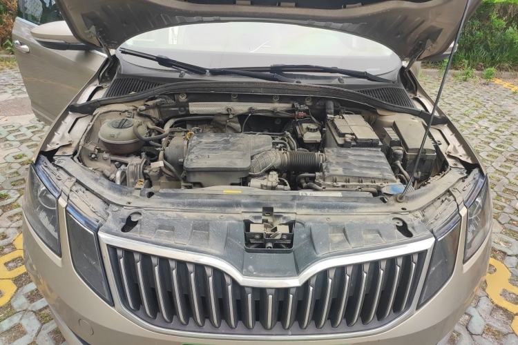 Used Skoda Octavia 2019 1.5L Automatic Luxury Edition Engine Bay