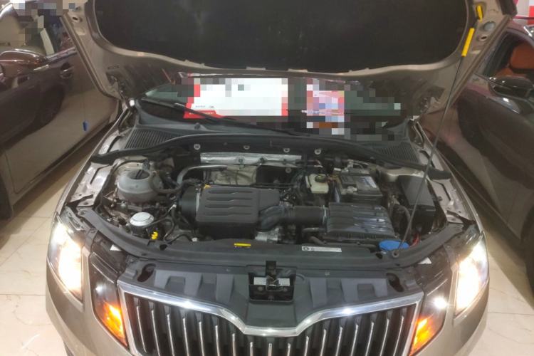 Used Skoda Octavia 2019 1.5L Automatic Smart Drive Luxury Edition China VI Standard Engine Bay