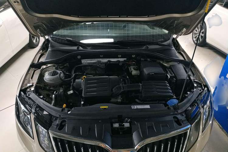 Used Skoda Octavia 2019 1.5L Automatic Comfort Edition Engine Bay