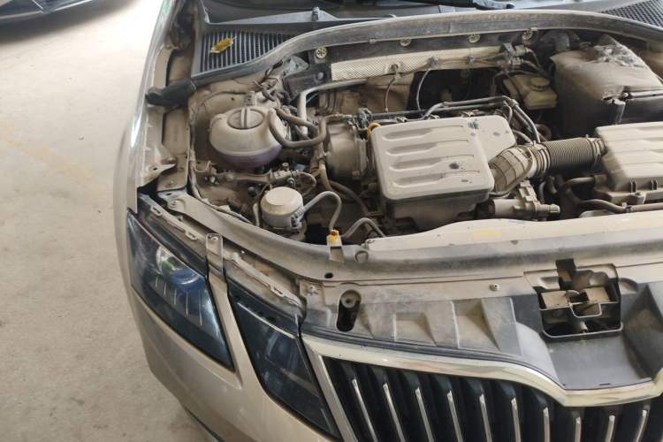 Used Skoda Octavia 2019 1.5L Manual SmartDrive Comfort Edition China VI Standard Engine Bay Right