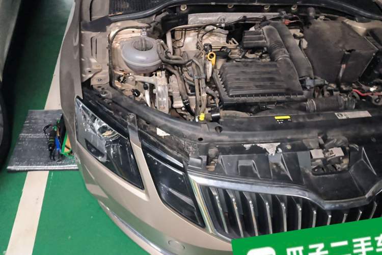 Used Skoda Octavia 2019 TSI230 DSG Luxury Edition Engine Bay Right