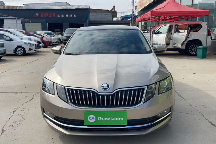 Used Skoda Octavia 2019 1.5L Automatic Smart Drive Luxury Edition China VI Standard Exterior 1