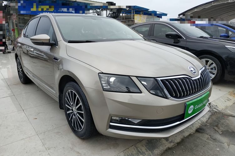 Used Skoda Octavia 2019 TSI230 DSG Luxury Edition Exterior 2