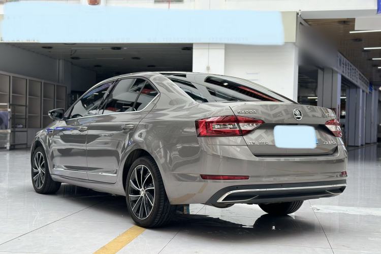 Used Skoda Octavia 2019 TSI280 DSG Luxury Edition Exterior 3
