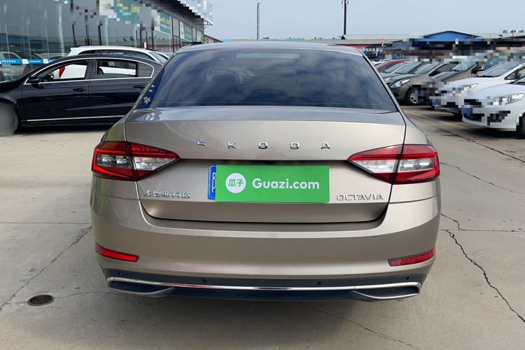 Used Skoda Octavia 2019 1.5L Automatic Smart Drive Luxury Edition China VI Standard Exterior 4