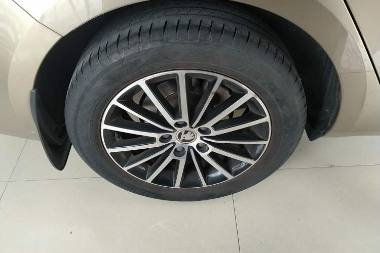 Used Skoda Octavia 2019 1.5L Automatic Luxury Edition Exterior 5