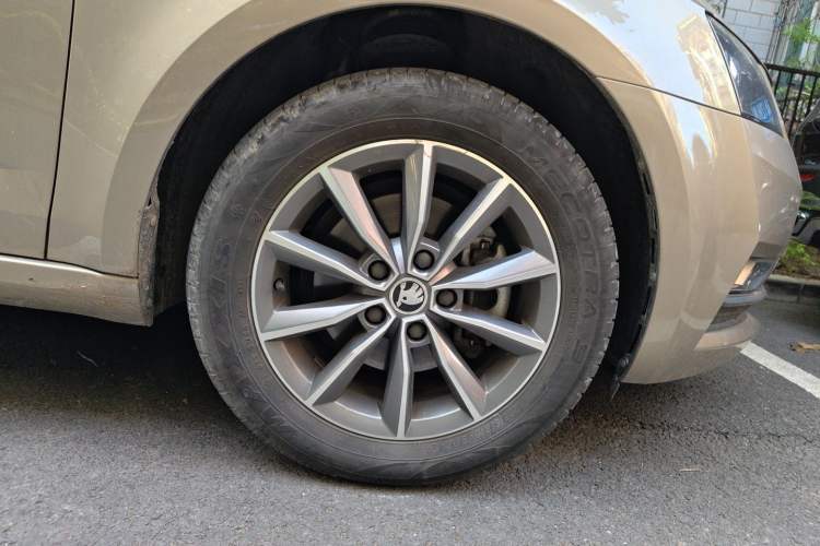 Used Skoda Octavia 2019 1.5L Automatic SmartDrive Comfort Edition China V Standard Exterior 7