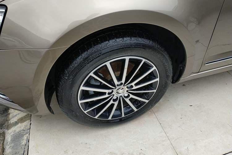 Used Skoda Octavia 2019 TSI230 DSG Luxury Edition Exterior 7