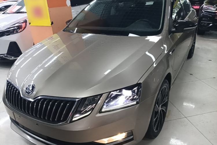 Used Skoda Octavia 2019 TSI280 DSG SmartDrive Luxury Edition China VI Front