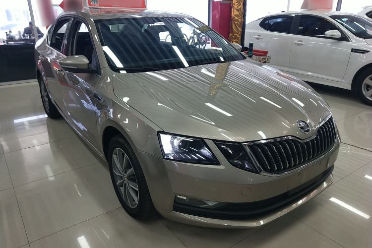 Used Skoda Octavia 2019 TSI230 DSG Comfort Edition Front Right 45 Deg