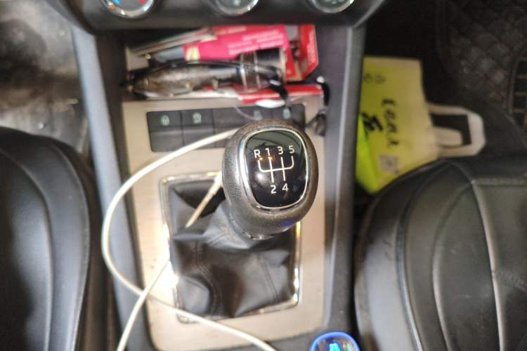 Used Skoda Octavia 2019 1.5L Manual SmartDrive Comfort Edition China VI Standard Gear Lever