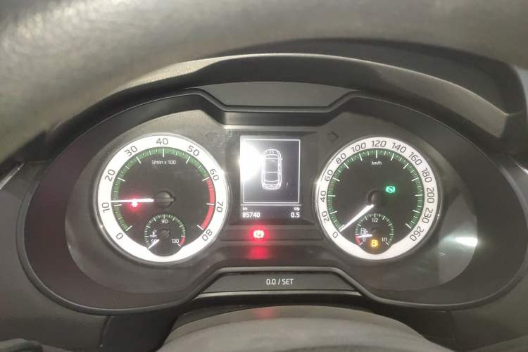 Used Skoda Octavia 2019 1.5L Automatic Smart Drive Luxury Edition China VI Standard Instrument Cluster