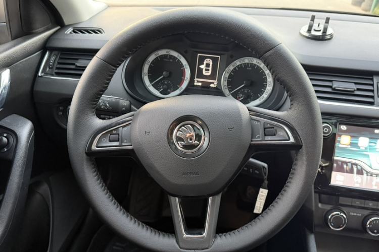 Used Skoda Octavia 2019 1.5L Automatic Luxury Edition Interior 2