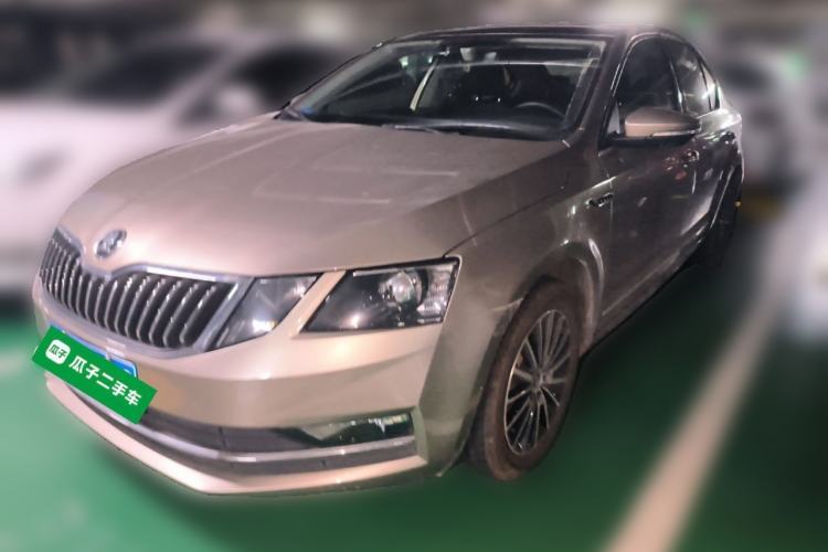 Used Skoda Octavia 2019 TSI230 DSG Luxury Edition Guazi used car, China used car export, Used car for sale, Used cars, Cheapest cars for sale