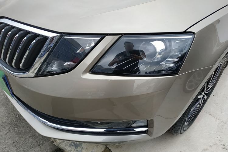 Used Skoda Octavia 2019 TSI230 DSG Luxury Edition Left Front Headlight