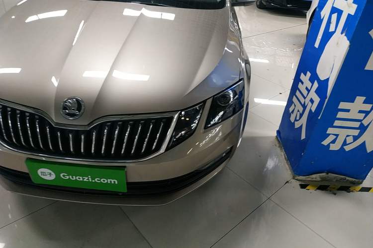 Used Skoda Octavia 2019 1.5L Automatic Comfort Edition Left Front Headlight