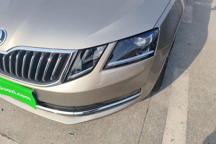 Used Skoda Octavia 2019 TSI280 DSG SmartDrive Luxury Edition China VI Left Front Headlight