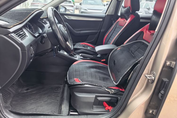 Used Skoda Octavia 2019 1.5L Automatic SmartDrive Comfort Edition China VI Standard Left Front Seat