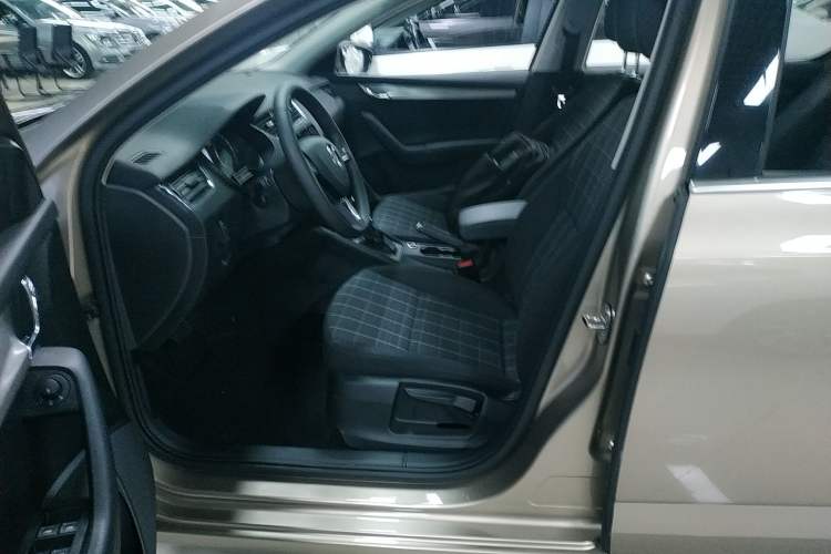 Used Skoda Octavia 2019 1.5L Automatic Comfort Edition Left Front Seat