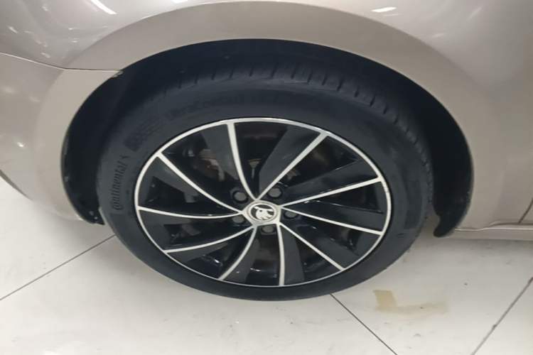 Used Skoda Octavia 2019 TSI280 DSG SmartDrive Luxury Edition China VI Left Front Wheel Hub
