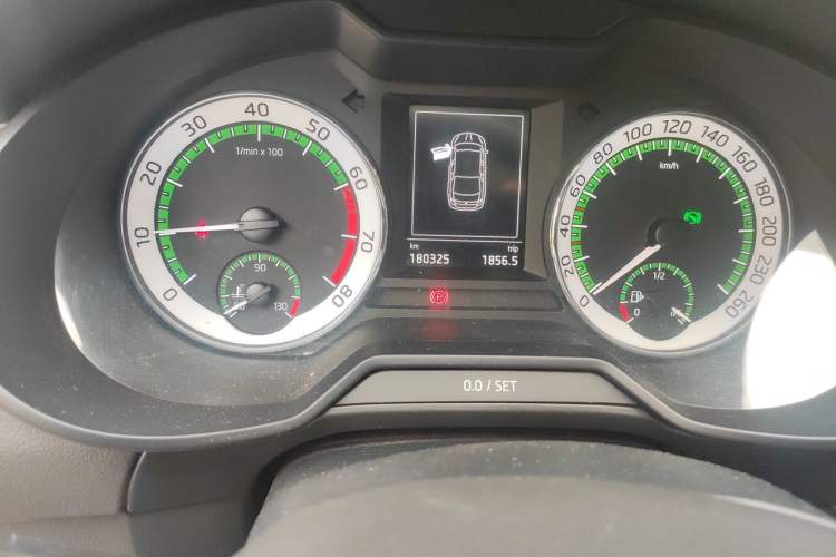 Used Skoda Octavia 2019 1.5L Automatic Luxury Edition Odometer Close Up