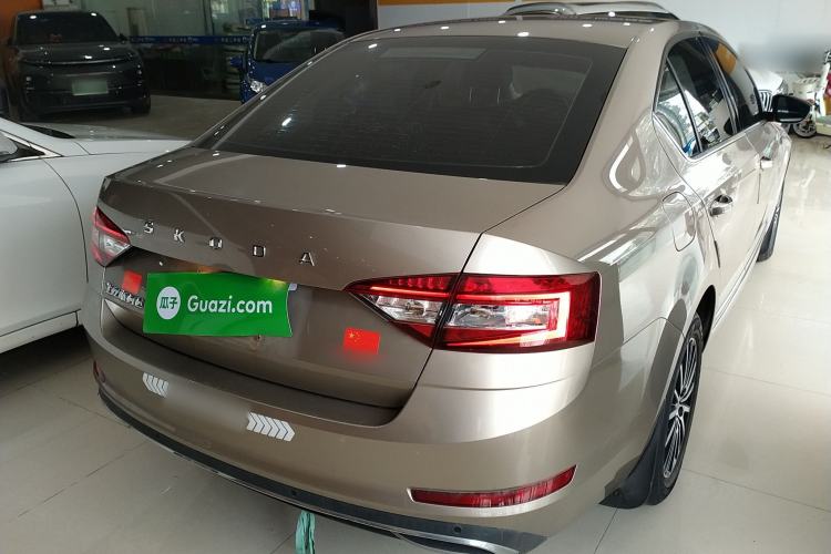 Used Skoda Octavia 2019 1.5L Automatic Luxury Edition Rear Right 45 Deg