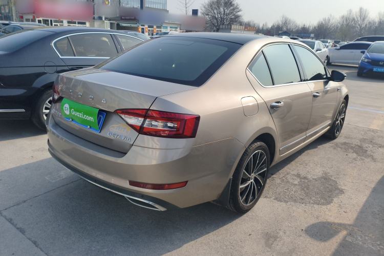 Used Skoda Octavia 2019 TSI280 DSG SmartDrive Luxury Edition China VI Rear Right 45 Deg