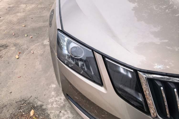 Used Skoda Octavia 2019 1.5L Automatic SmartDrive Comfort Edition China VI Standard Right Front Headlight