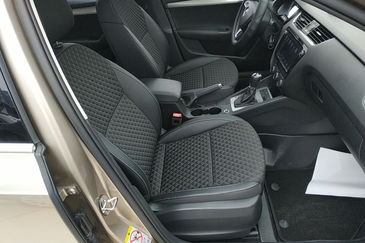 Used Skoda Octavia 2019 TSI230 DSG Luxury Edition Right Front Seat