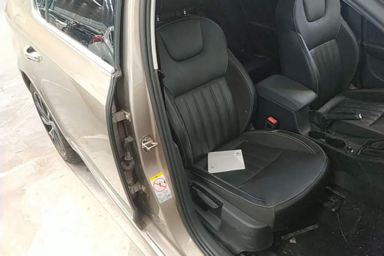 Used Skoda Octavia 2019 TSI280 DSG Smart Drive Flagship Edition China VI Right Front Seat
