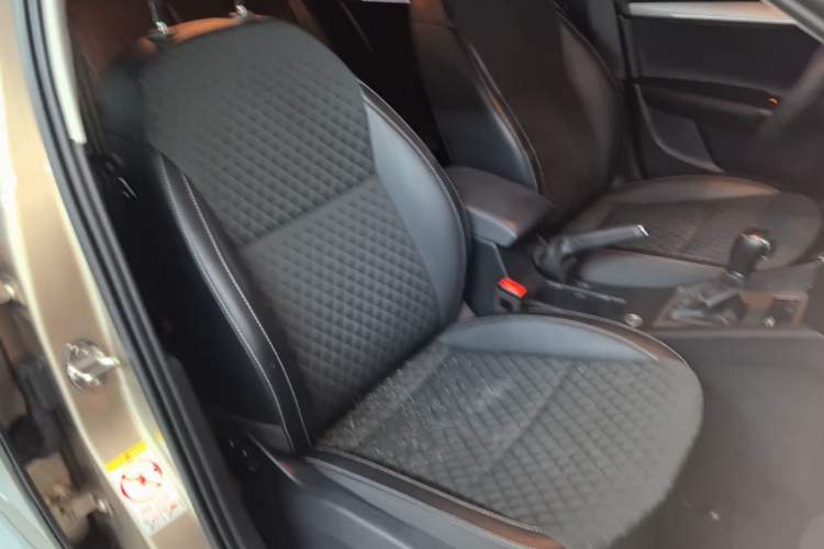 Used Skoda Octavia 2019 1.5L Automatic Smart Drive Luxury Edition China VI Standard Right Front Seat