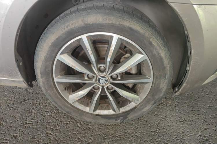 Used Skoda Octavia 2019 1.5L Automatic SmartDrive Comfort Edition China V Standard Right Front Wheel Hub