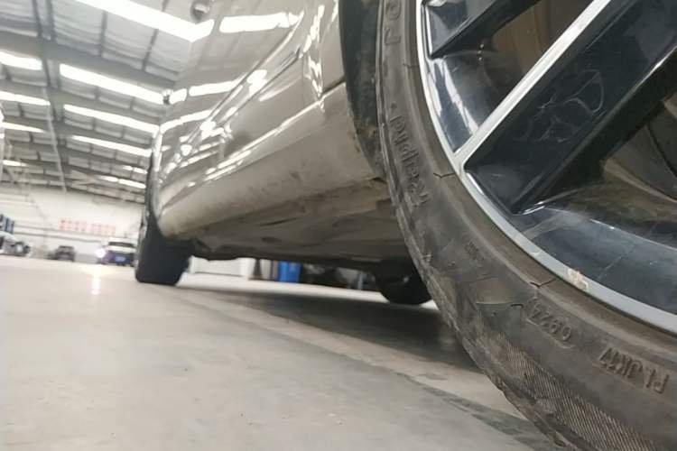 Used Skoda Octavia 2019 TSI280 DSG Smart Drive Flagship Edition China VI Right Side Sill