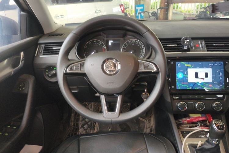 Used Skoda Octavia 2019 1.5L Manual SmartDrive Comfort Edition China VI Standard Steering Wheel