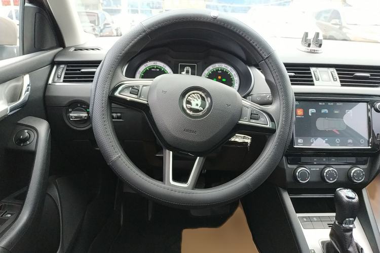 Used Skoda Octavia 2019 TSI230 DSG Luxury Edition Steering Wheel