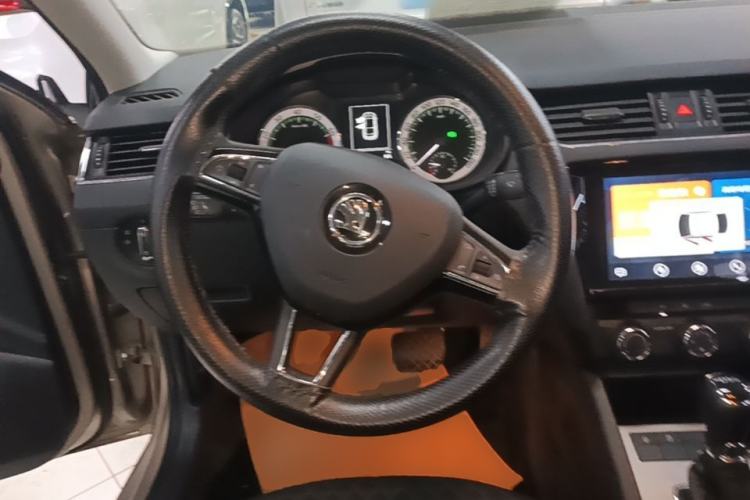 Used Skoda Octavia 2019 TSI280 DSG SmartDrive Luxury Edition China VI Steering Wheel