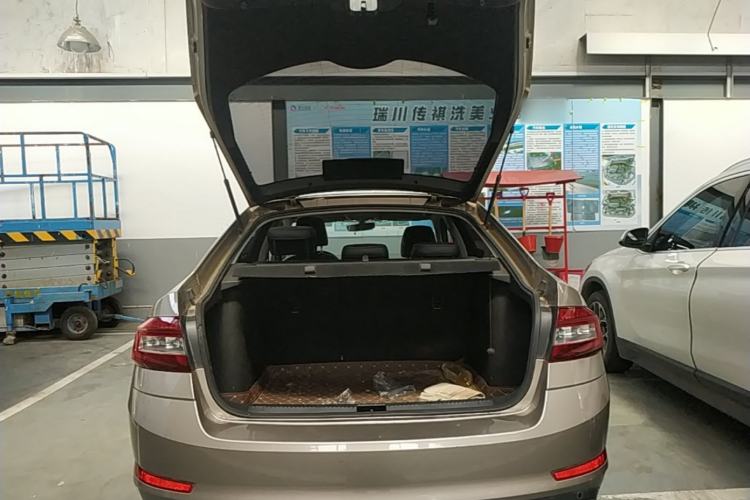 Used Skoda Octavia 2019 TSI280 DSG Smart Drive Flagship Edition China VI Trunk