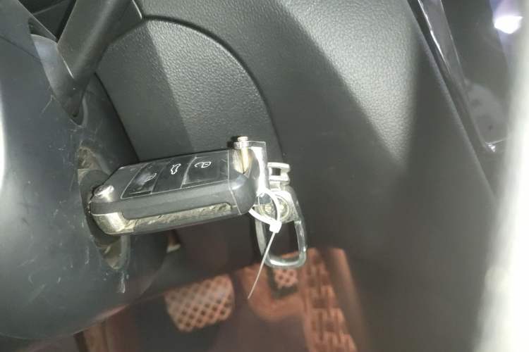 Used Skoda Octavia 2019 1.5L Automatic Smart Drive Luxury Edition China VI Standard Vehicle Key