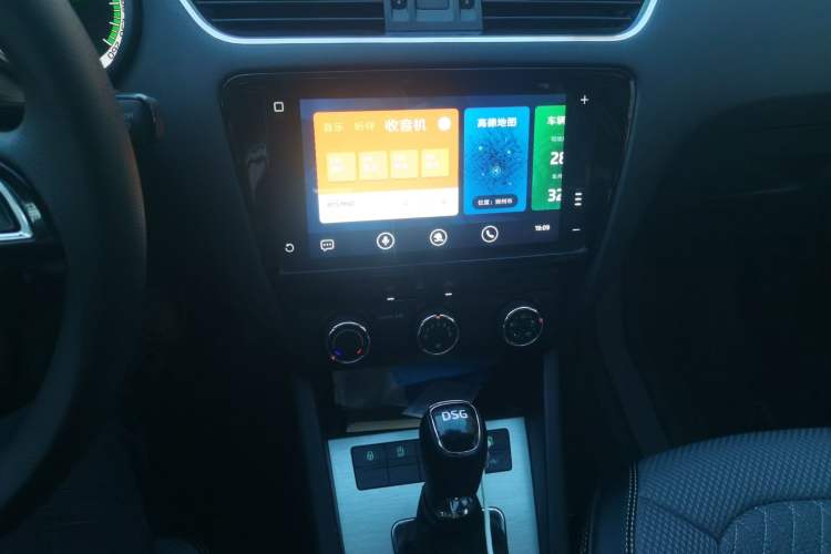 Used Skoda Octavia 2019 TSI280 DSG SmartDrive Luxury Edition China VI Audio And AC Panel