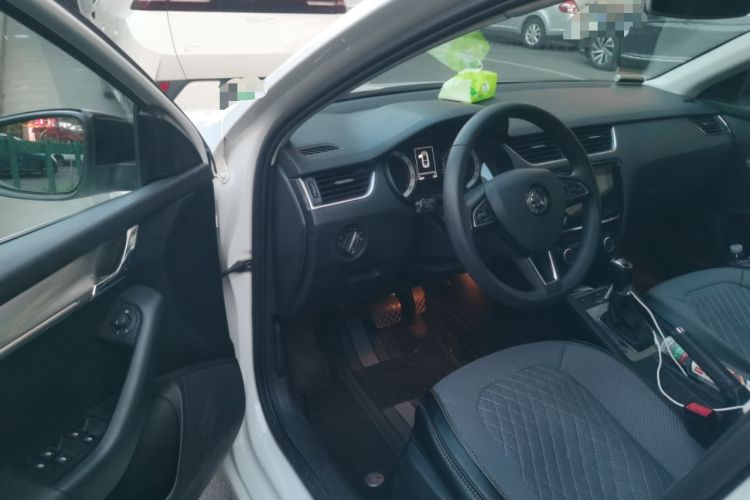 Used Skoda Octavia 2019 TSI280 DSG SmartDrive Luxury Edition China VI Driver Seat