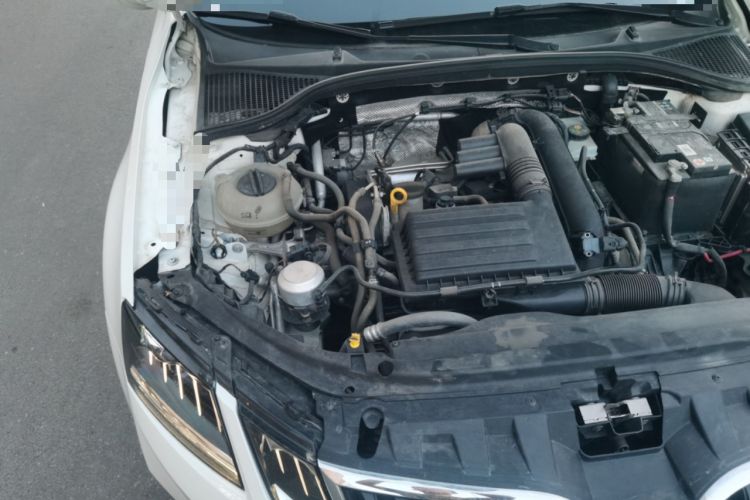 Used Skoda Octavia 2019 TSI280 DSG SmartDrive Luxury Edition China VI Engine Bay Right