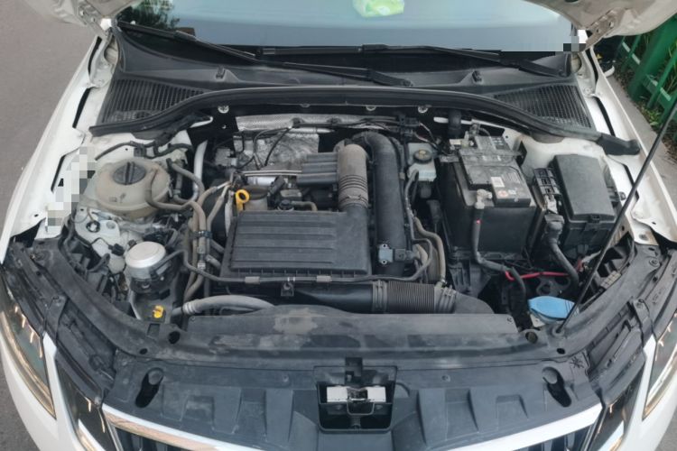 Used Skoda Octavia 2019 TSI280 DSG SmartDrive Luxury Edition China VI Engine Bay