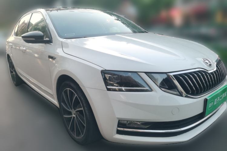 Used Skoda Octavia 2019 TSI280 DSG SmartDrive Luxury Edition China VI Front Right 45 Deg