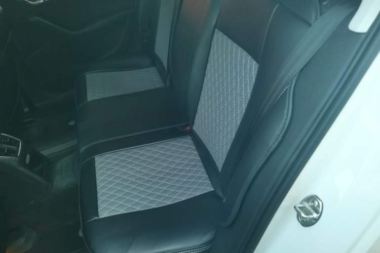 Used Skoda Octavia 2019 TSI280 DSG SmartDrive Luxury Edition China VI Left Rear Seat