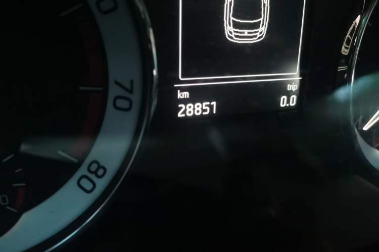 Used Skoda Octavia 2019 TSI280 DSG SmartDrive Luxury Edition China VI Odometer Close Up
