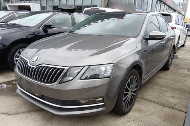 Skoda Octavia 2019 TSI230 DSG SmartDrive Luxury Edition China VI d’occasion