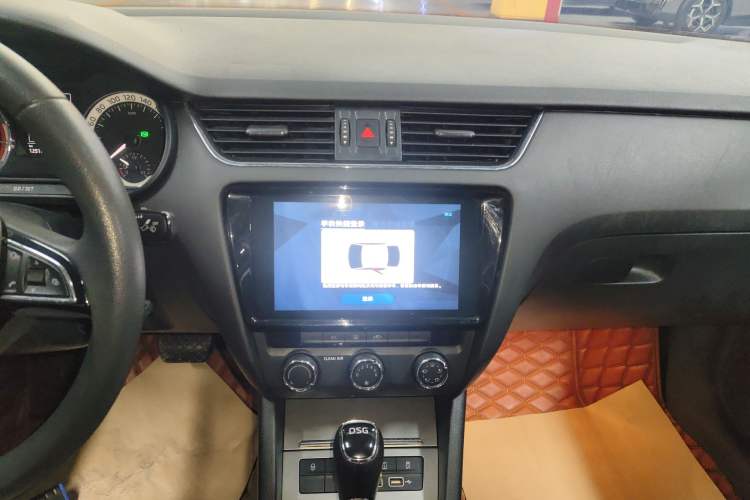 Used Skoda Octavia 2019 TSI230 DSG SmartDrive Luxury Edition China VI Audio And AC Panel