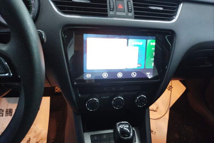 Used Skoda Octavia 2019 TSI230 DSG SmartDrive Luxury Edition China VI Audio And AC Panel